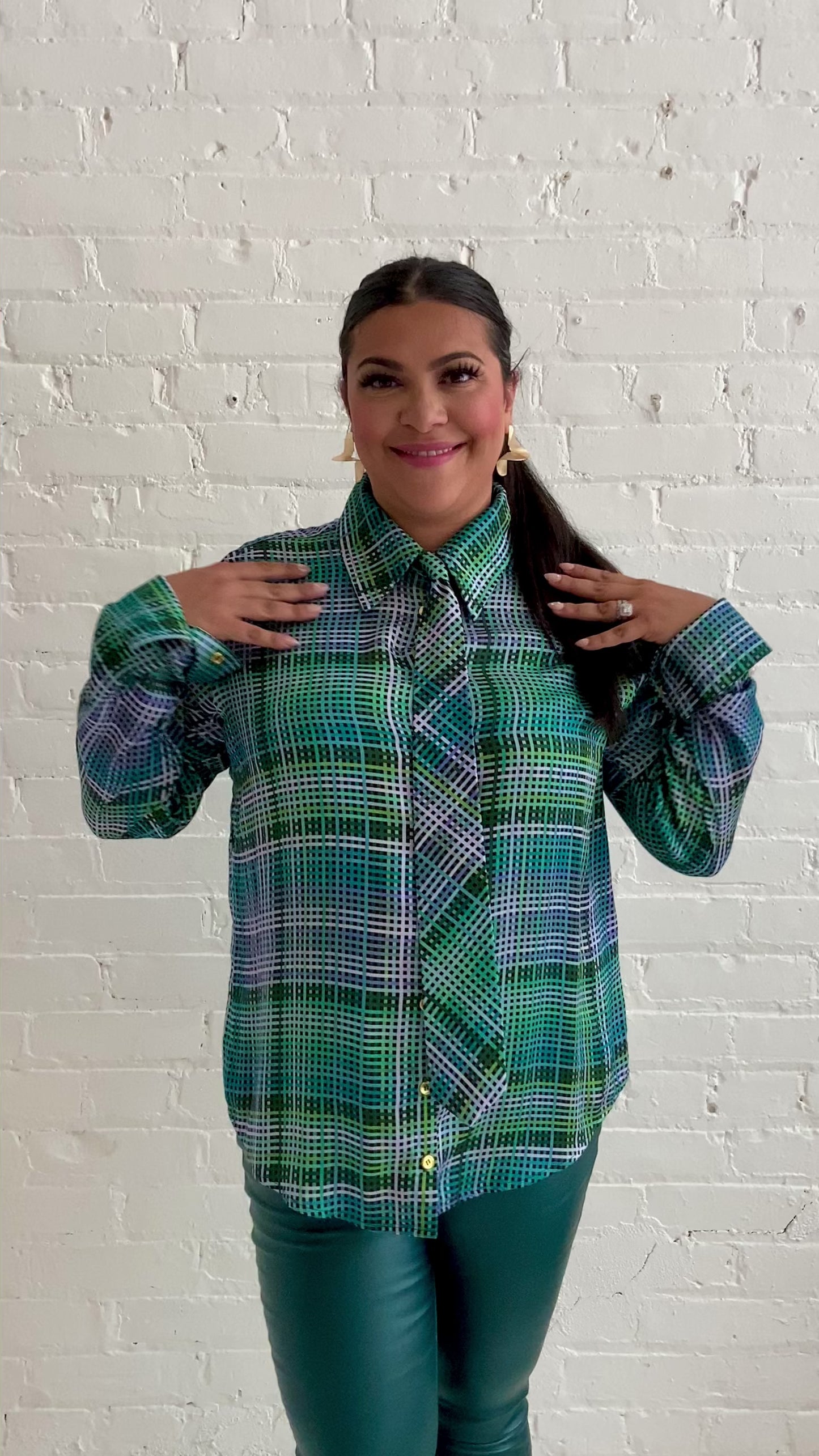 Load and play video in Gallery viewer, Retro Grid Shirt
